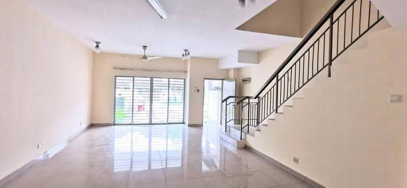 2-storey Terraced House for Sale in Seksyen U13 (Setia Alam) - MC Soh - Living Room - PropertyGuru.com.my