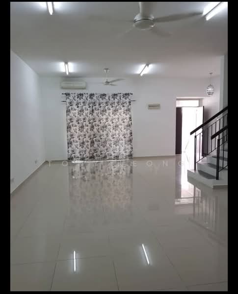 2-storey Terraced House for Rent in Sutera Damansara (Damansara Damai) - Tony Leong - Living Room - PropertyGuru.com.my