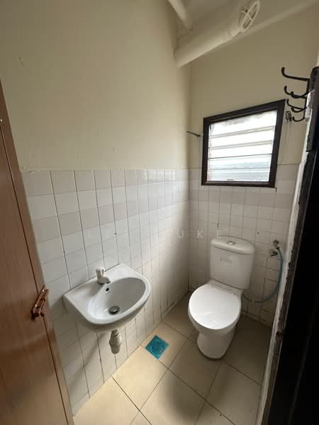 Apartment for Rent at Bayview Court - Lee Luke - PropertyGuru.com.my