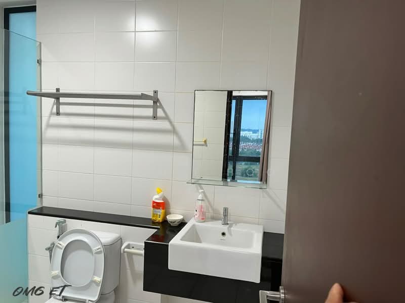Servis Apartment untuk Disewa di Trefoil @ Setia City - Camie Hoo - Bathroom - PropertyGuru.com.my