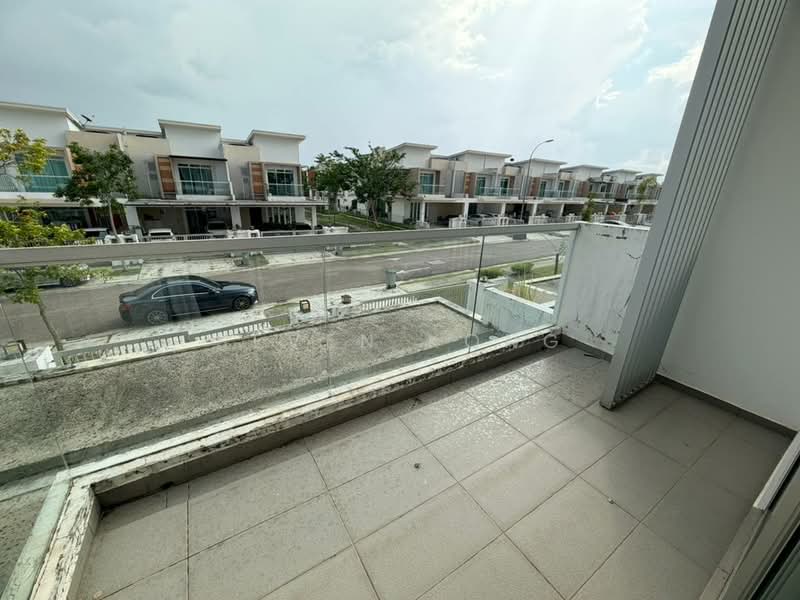 Rumah Teres 2 Tingkat untuk Dijual di Iskandar Puteri (Nusajaya) (Johor) - Seven Kong - Balcony - PropertyGuru.com.my