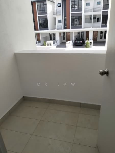 Rumah Teres 1.5 Tingkat untuk Dijual di Taman Akasia (Semenyih) - CK Law - Exterior - PropertyGuru.com.my