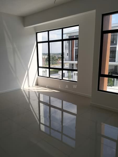 1.5-storey Terraced House for Sale in Taman Akasia (Semenyih) - CK Law - Interior - PropertyGuru.com.my