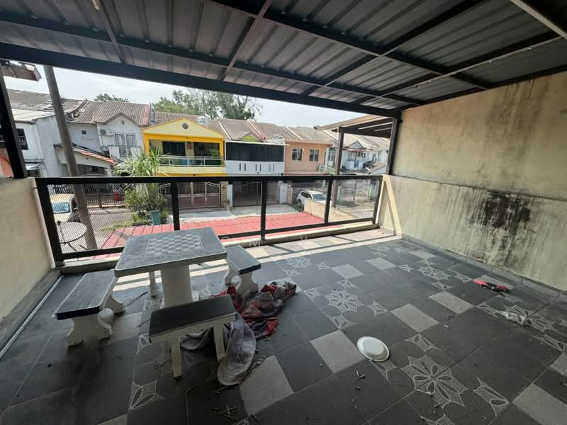Terraced House for Sale in Bandar Country Homes (Rawang) - Tom Yip - Balcony - PropertyGuru.com.my