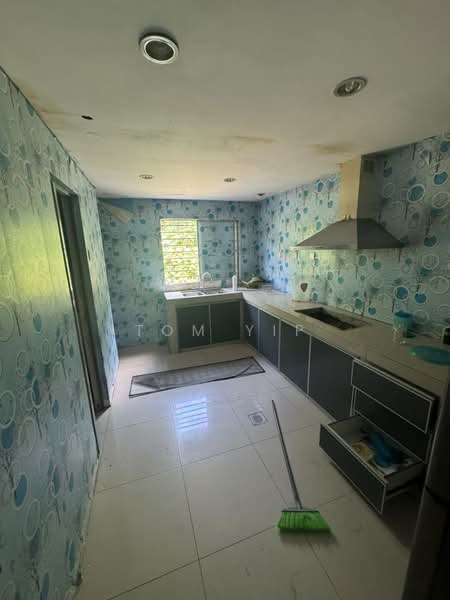 Terraced House for Sale in Bandar Country Homes (Rawang) - Tom Yip - Kitchen - PropertyGuru.com.my