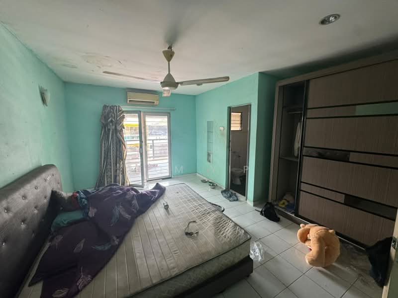 Terraced House for Sale in Bandar Country Homes (Rawang) - Tom Yip - Bedroom - PropertyGuru.com.my