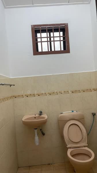 Rumah Teres 1 Tingkat untuk Dijual di Taman Sentosa (Johor Bahru) - Iden Tan - Bathroom - PropertyGuru.com.my