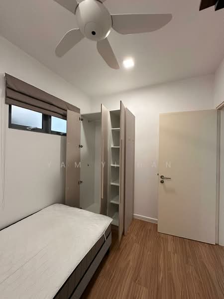 Condominium for Rent at Lakefront Residence - Yam Yi Han - Bedroom - PropertyGuru.com.my