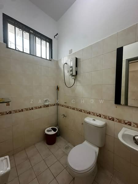 Rumah Teres 2 Tingkat untuk Dijual di Austin Perdana (Tebrau) - Zack Chow - Bathroom - PropertyGuru.com.my