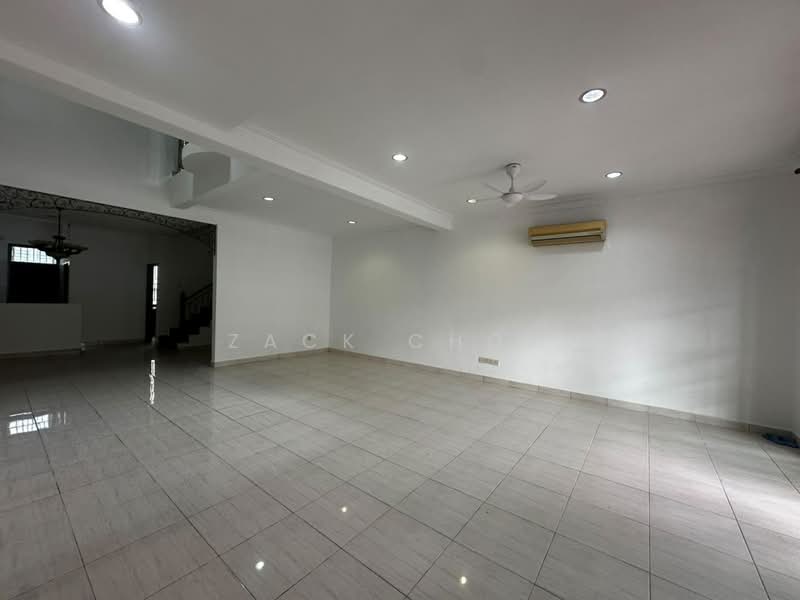 Rumah Teres 2 Tingkat untuk Dijual di Austin Perdana (Tebrau) - Zack Chow - Living Room - PropertyGuru.com.my