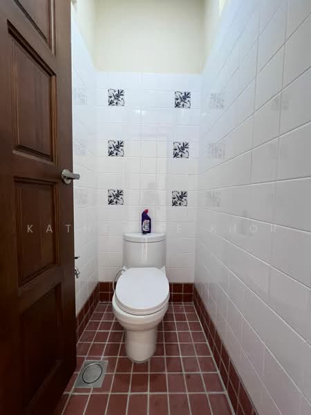 Kedai / Pejabat untuk Dijual di George Town (Penang) - Katherine Khor - Bathroom - PropertyGuru.com.my