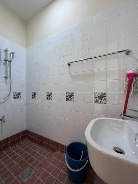 Kedai / Pejabat untuk Dijual di George Town (Penang) - Katherine Khor - Bathroom - PropertyGuru.com.my