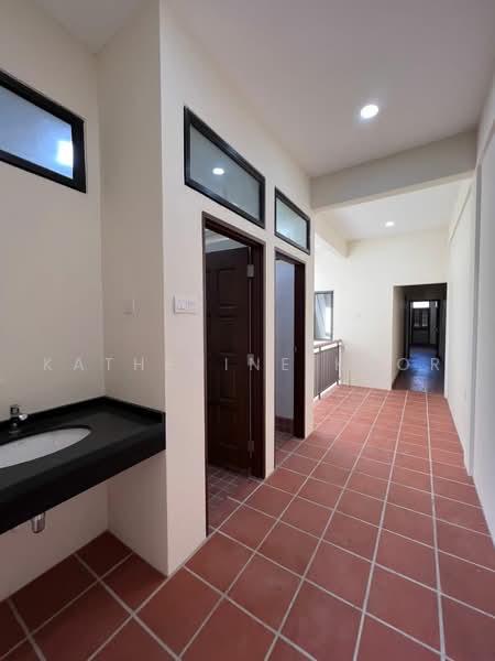 Kedai / Pejabat untuk Dijual di George Town (Penang) - Katherine Khor - Corridor - PropertyGuru.com.my