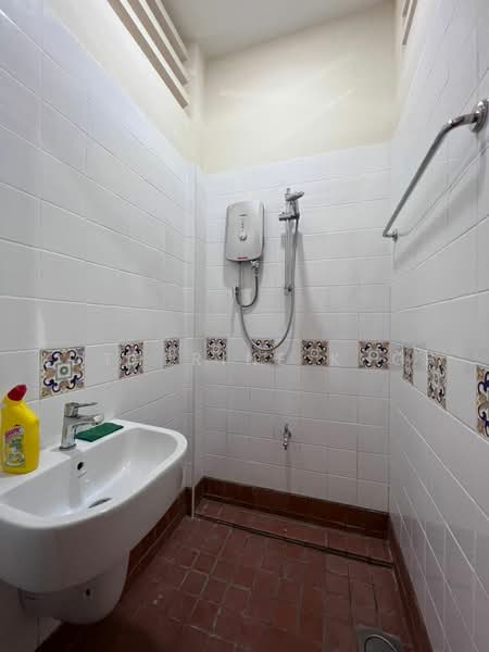 Kedai / Pejabat untuk Dijual di George Town (Penang) - Katherine Khor - Bathroom - PropertyGuru.com.my