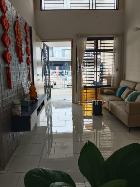 Rumah Teres 1 Tingkat untuk Dijual di Setia Eco Gardens (Gelang Patah) - Iden Tan - Living Room - PropertyGuru.com.my