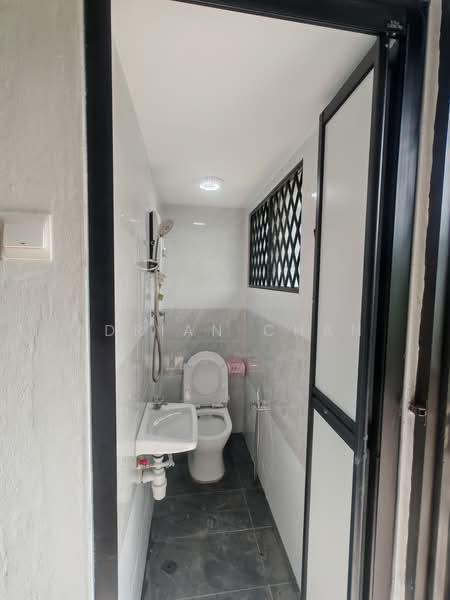 2-storey Terraced House for Sale in Mount Erskine (Tanjung Tokong) - Adrian Chan - Bathroom - PropertyGuru.com.my