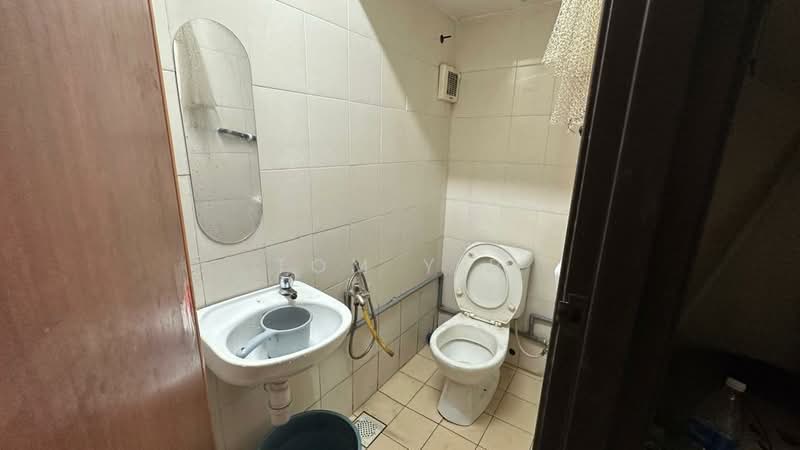 Townhouse for Sale in Jalan Ipoh (Kuala Lumpur) - Tom Yip - Bathroom - PropertyGuru.com.my
