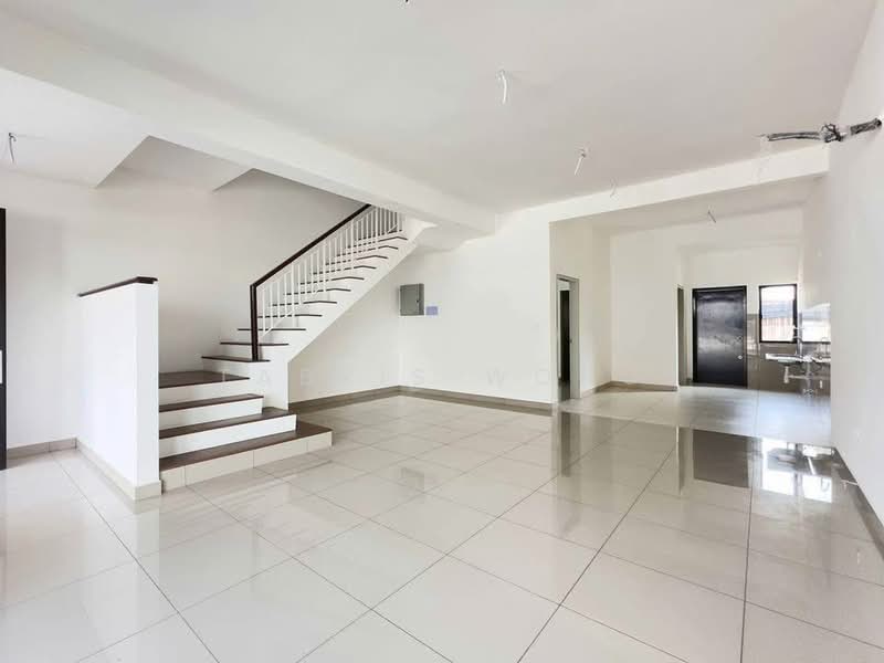 Rumah Teres 2 Tingkat untuk Disewa di Bandar Bukit Raja (Klang) - Tabris Wong - Living Room - PropertyGuru.com.my