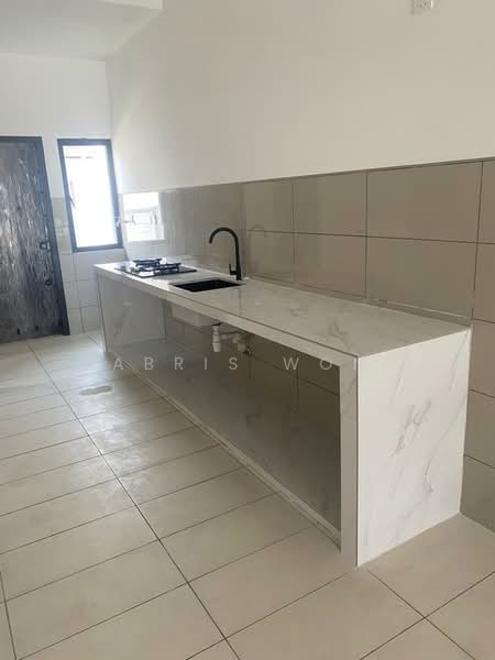 Rumah Teres 2 Tingkat untuk Disewa di Bandar Bukit Raja (Klang) - Tabris Wong - Kitchen - PropertyGuru.com.my