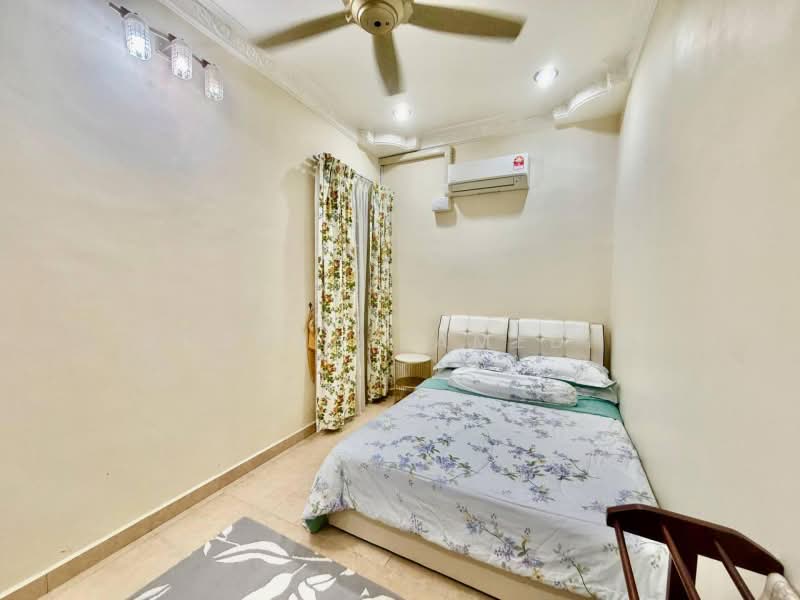 Semi-Detached House for Sale in D'Kayangan (Shah Alam) - Adzura Zamedin - Bedroom - PropertyGuru.com.my