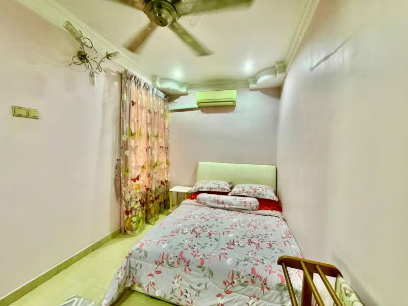 Semi-Detached House for Sale in D'Kayangan (Shah Alam) - Adzura Zamedin - Bedroom - PropertyGuru.com.my
