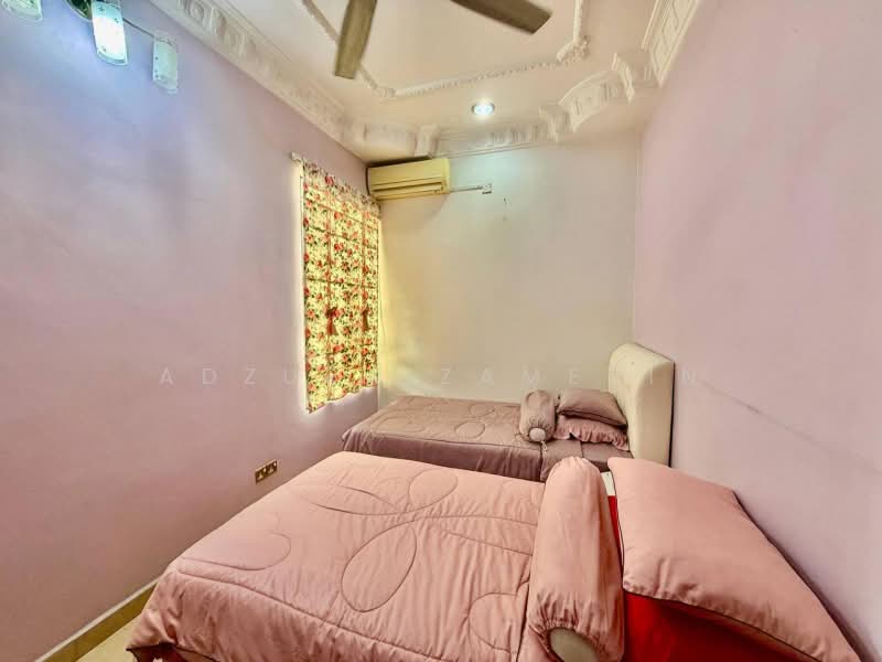 Semi-Detached House for Sale in D'Kayangan (Shah Alam) - Adzura Zamedin - Bedroom - PropertyGuru.com.my