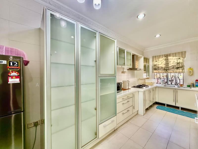 Semi-Detached House for Sale in D'Kayangan (Shah Alam) - Adzura Zamedin - Kitchen - PropertyGuru.com.my