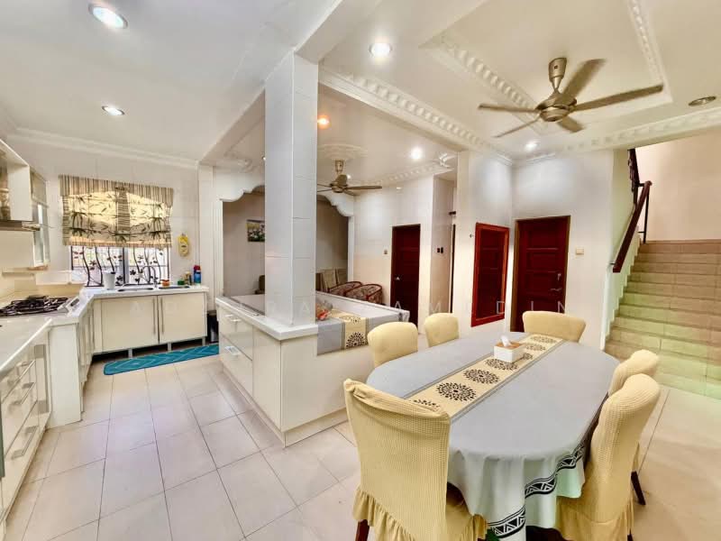 Semi-Detached House for Sale in D'Kayangan (Shah Alam) - Adzura Zamedin - Kitchen - PropertyGuru.com.my
