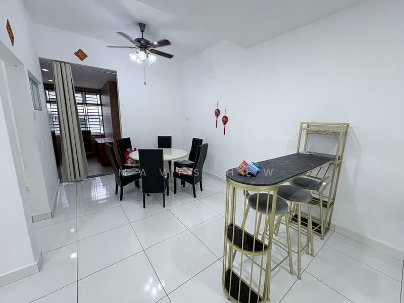 2-storey Terraced House for Rent in Taman Puteri Wangsa (Ulu Tiram) - Mavis Hew - Dining Room - PropertyGuru.com.my
