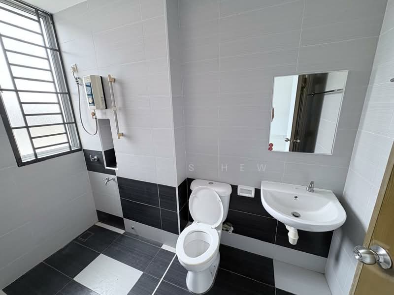 2-storey Terraced House for Rent in Taman Puteri Wangsa (Ulu Tiram) - Mavis Hew - Bathroom - PropertyGuru.com.my