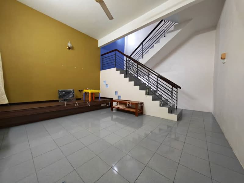 2-storey Terraced House for Sale in Sungai Ara (Penang) - Tan Jing Yi - Living Room - PropertyGuru.com.my