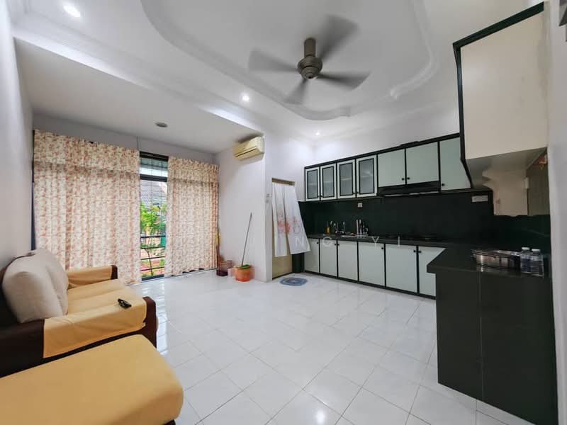 2-storey Terraced House for Sale in Sungai Ara (Penang) - Tan Jing Yi - Living Room - PropertyGuru.com.my