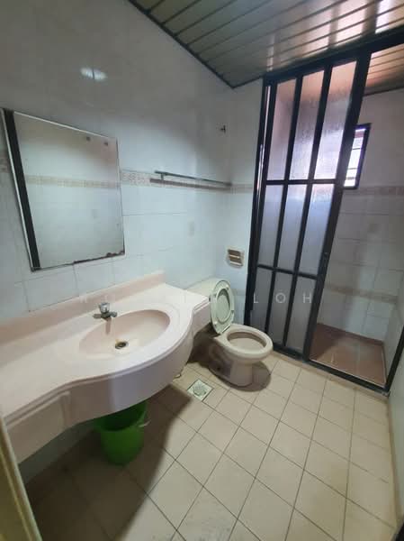 Rumah Bandar untuk Dijual di Cheras (Selangor) - Ronald Loh - Bathroom - PropertyGuru.com.my