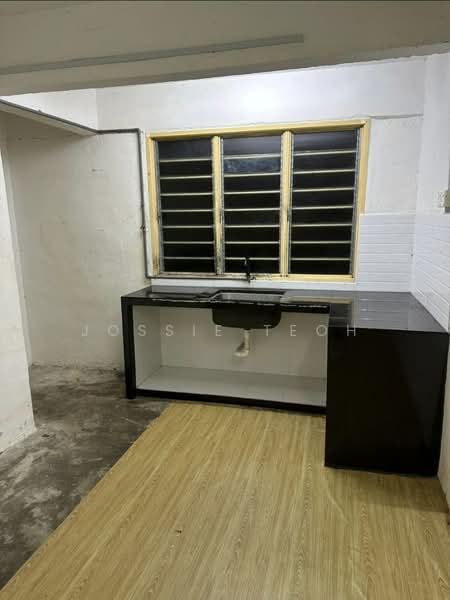 Flat for Sale at Taman Impian Indah - Jossie Teoh - Kitchen - PropertyGuru.com.my