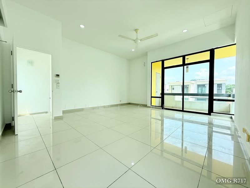 Semi-Detached House for Sale in Setia Utama (Setia Alam) - Jennie Chew - Living Room - PropertyGuru.com.my