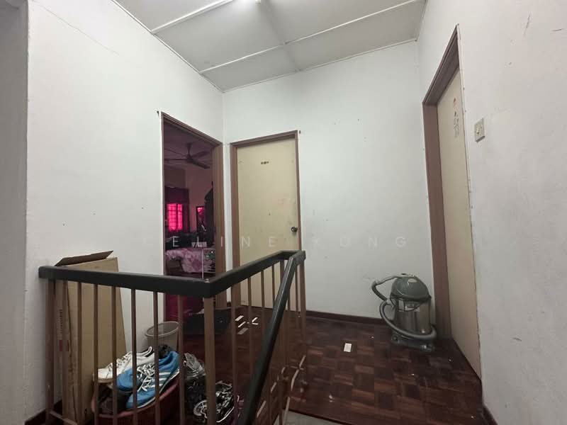 2-storey Terraced House for Sale in Rawang Perdana 2 (Rawang) - Celine Kong - Corridor - PropertyGuru.com.my