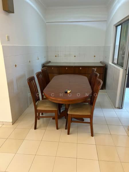 Kondominium untuk Dijual di Putra Place Condominium - SC Choong - Dining Room - PropertyGuru.com.my