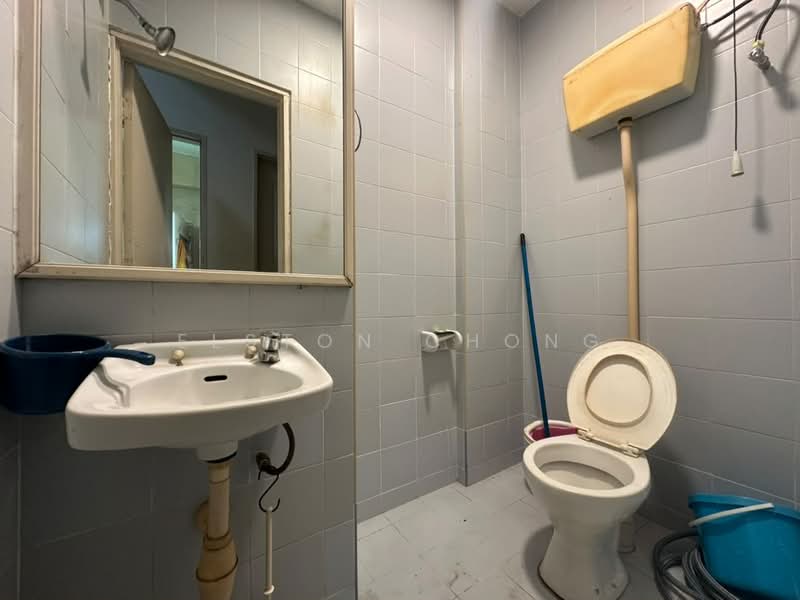 Kondominium untuk Dijual di Vista Heights - Elston Chong - Bathroom - PropertyGuru.com.my