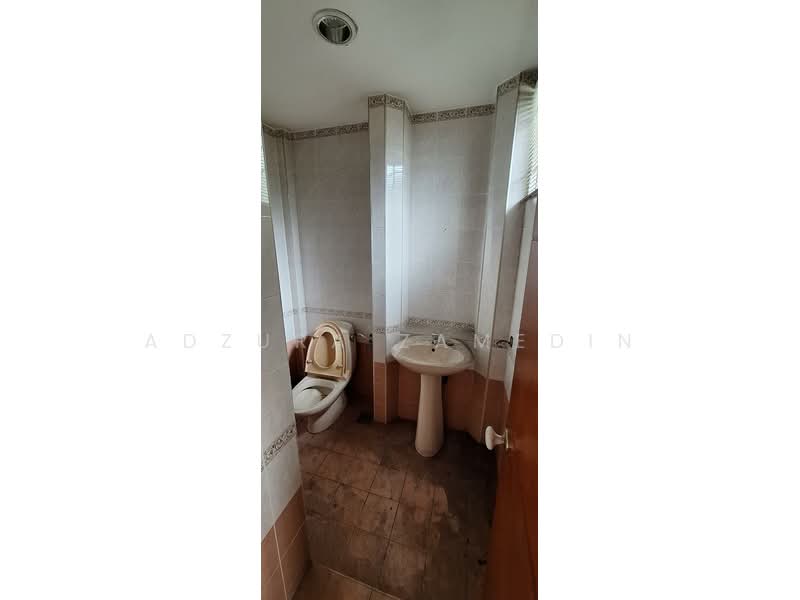 Rumah Banglo untuk Dijual di Taman Bukit Cheras (Cheras) - Adzura Zamedin - Bathroom - PropertyGuru.com.my