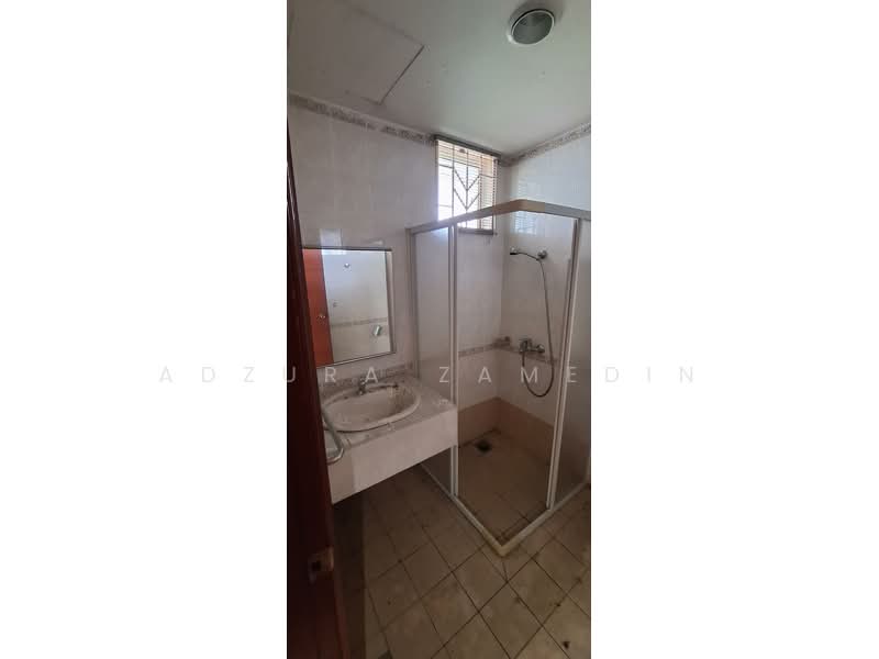 Rumah Banglo untuk Dijual di Taman Bukit Cheras (Cheras) - Adzura Zamedin - Bathroom - PropertyGuru.com.my