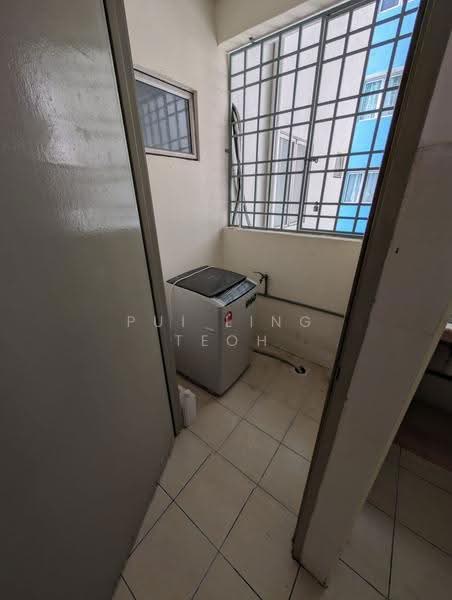 Kondominium untuk Disewa di Angkasa Condominiums - Pui Ling Teoh - Balcony - PropertyGuru.com.my