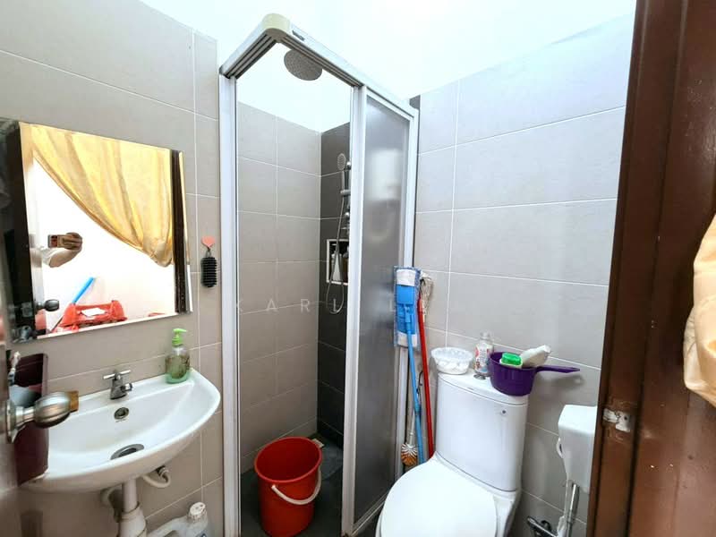 Rumah Teres 2 Tingkat untuk Dijual di Taman Mutiara Rini (Skudai) - Karl Lim - Bathroom - PropertyGuru.com.my