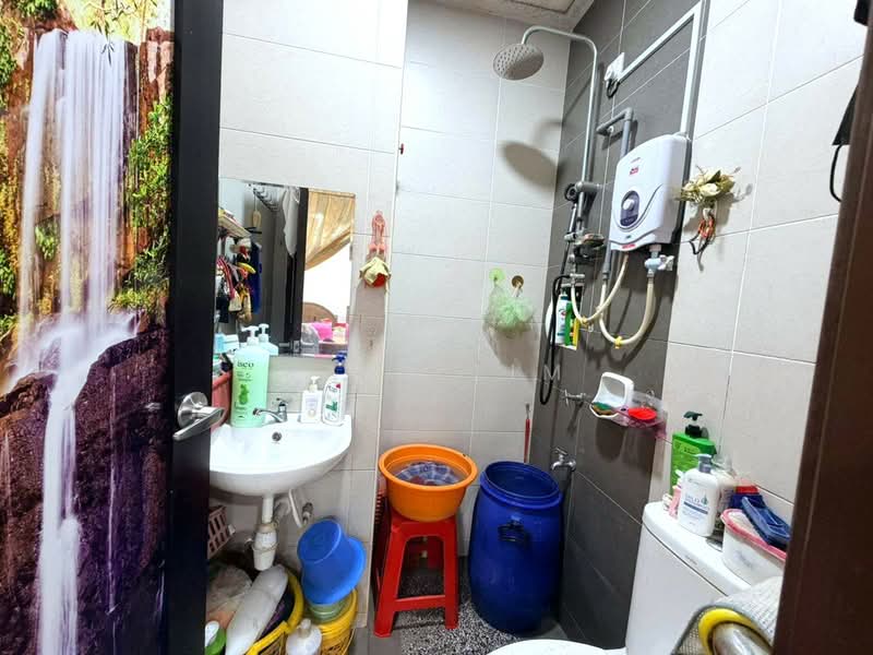 Rumah Teres 2 Tingkat untuk Dijual di Taman Mutiara Rini (Skudai) - Karl Lim - Bathroom - PropertyGuru.com.my