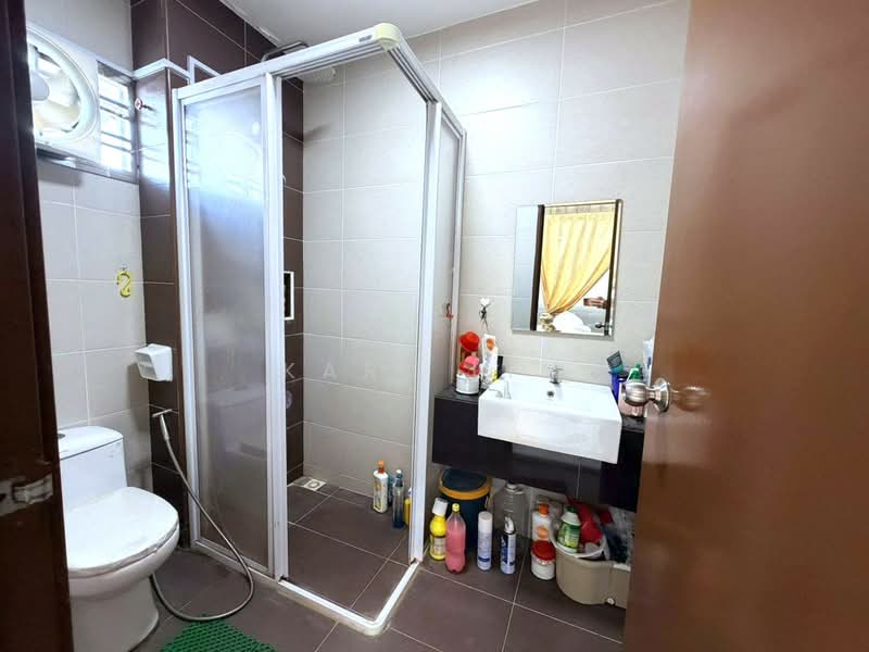 Rumah Teres 2 Tingkat untuk Dijual di Taman Mutiara Rini (Skudai) - Karl Lim - Bathroom - PropertyGuru.com.my