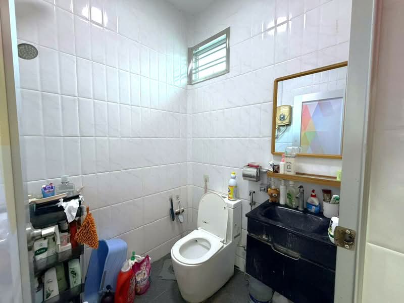 Rumah Teres 2 Tingkat untuk Dijual di Taman Mutiara Rini (Skudai) - Karl Lim - Bathroom - PropertyGuru.com.my