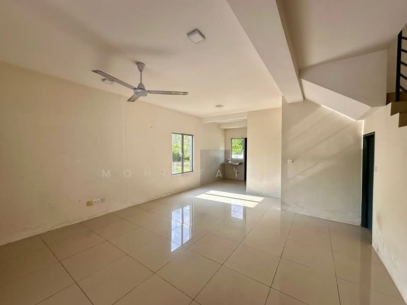 Rumah Teres 2 Tingkat untuk Dijual di Dengkil (Selangor) - Mohd Faizal - Living Room - PropertyGuru.com.my