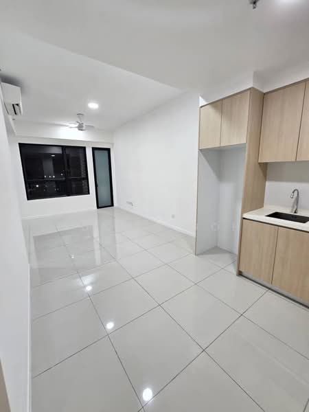 Servis Apartment untuk Disewa di SouthPlace Residences @ Tropicana Metropark - Adrian Goh - Living Room - PropertyGuru.com.my