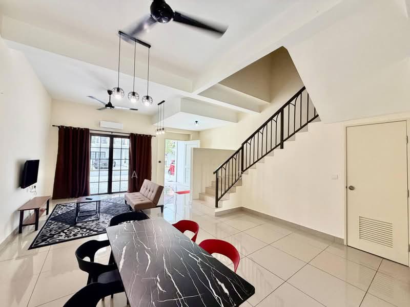 Rumah Teres 2 Tingkat untuk Dijual di Sunsuria City (Dengkil) - Fazie Noor - Living Room - PropertyGuru.com.my