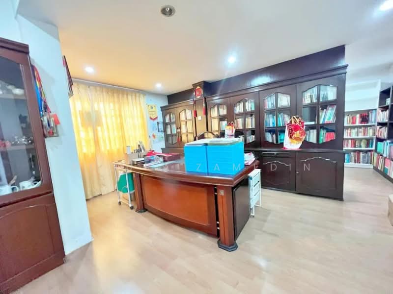 Rumah Banglo untuk Dijual di Taman Bukit Cheras (Cheras) - Adzura Zamedin - Study - PropertyGuru.com.my