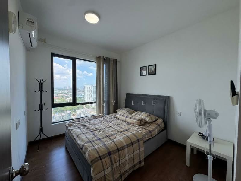 Kediaman Servis untuk Dijual di Country Garden Central Park - Zoey Lee - Bedroom - PropertyGuru.com.my